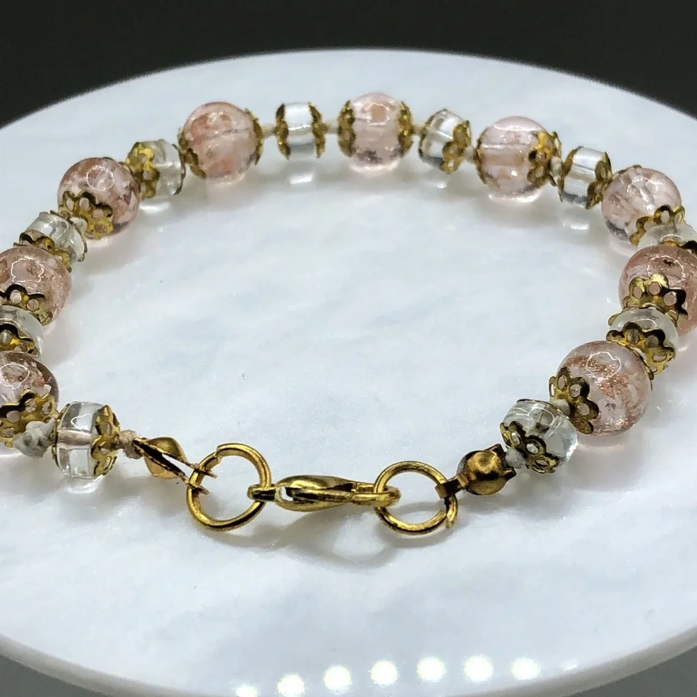 Venetian art glass bead elegant dressy blush pink-ish bracelet gold tone.